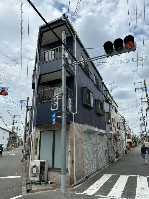 大阪府生野区のビルの外壁塗装、屋根塗装、防水工事を行いましたの画像