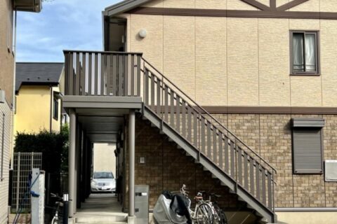 アパートの階段補修とベランダ・廊下の防水工事で、安心・安全な住環境を実現