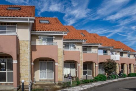 集合住宅の外壁塗装はなぜ必要？住環境を守る大切な工事｜ひなたペイント