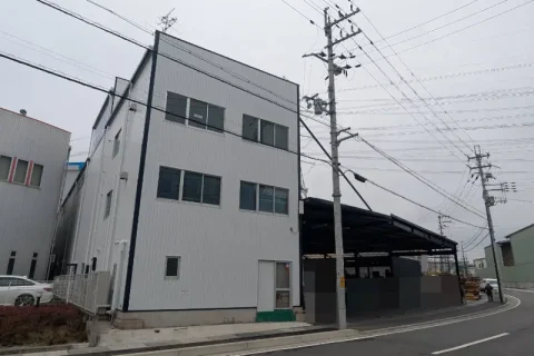 奈良県生駒市の工場(工業所)の外壁塗装、屋根塗装工事の施工事例の施工画像
